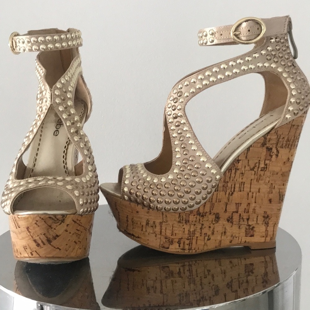 Wedges sandal Bebe gold size 5
